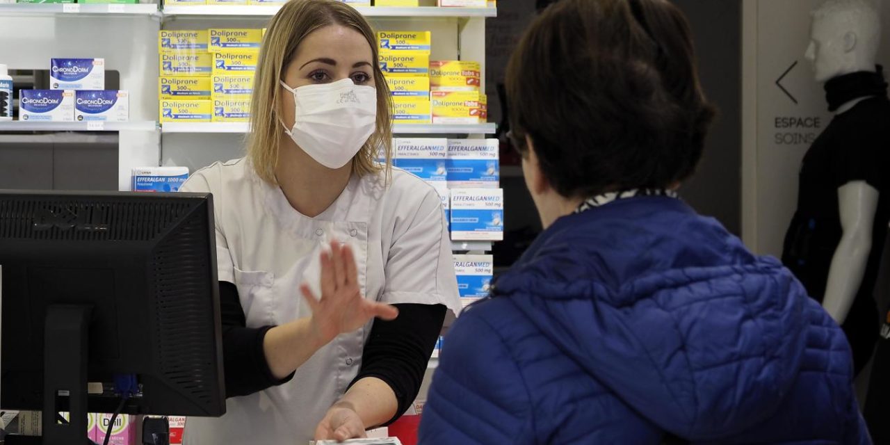 Les pharmaciens d’officine ont-ils vraiment l’interdiction de vendre des masques ?